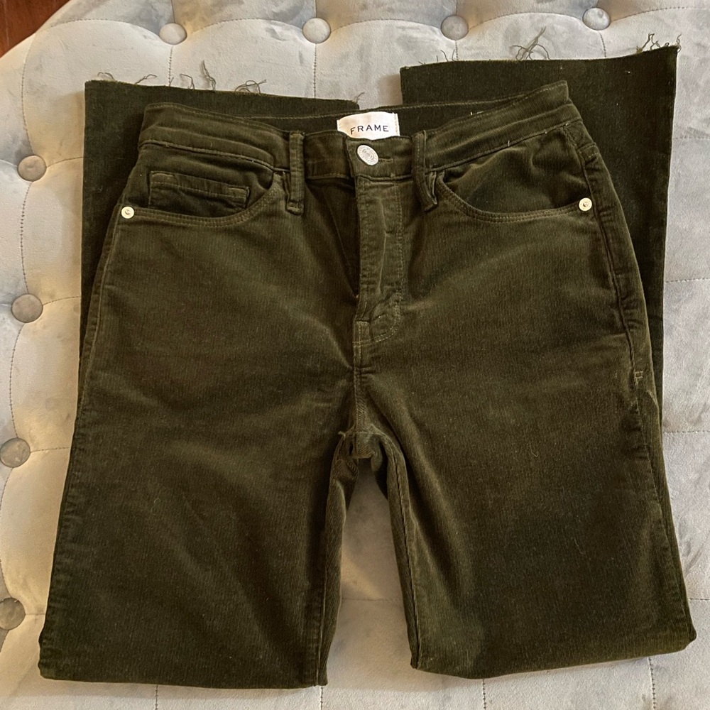 Frame  Le Crop Mini Boot Corduroy .